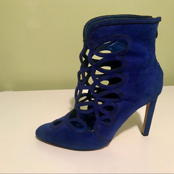 Chelsea and Zoe Pearl Booties - Picture 3 of 4